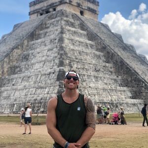 Meet your Posher, Aston